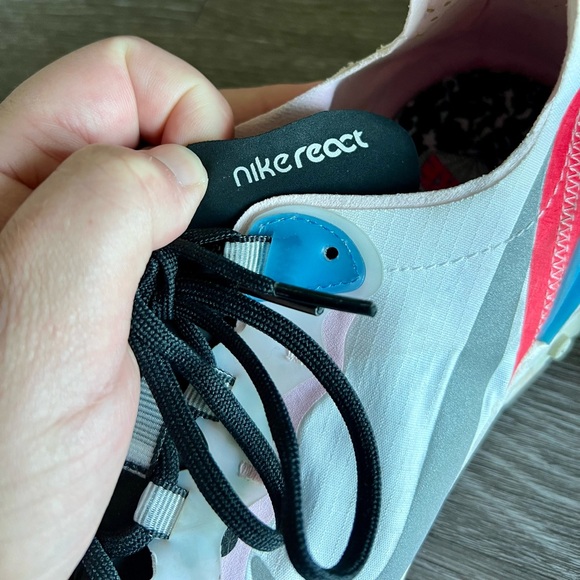 Nike / Women’s / Size 9 / Nike React Running Shoes 👟 - Picture 6 of 7